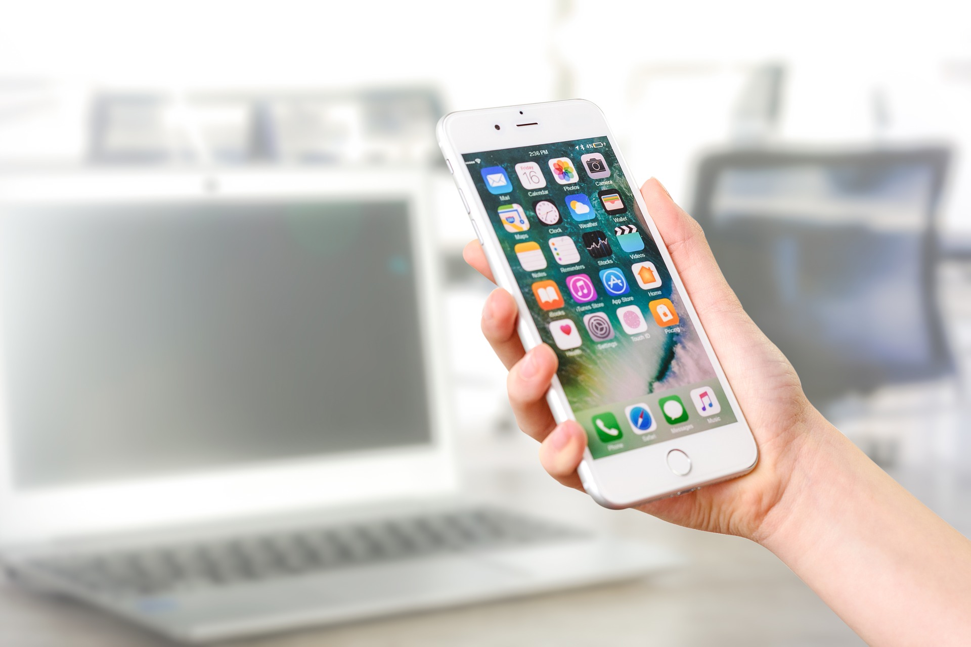 iPhoneのトラブルにはどんなものがある?無償保証の条件とは?