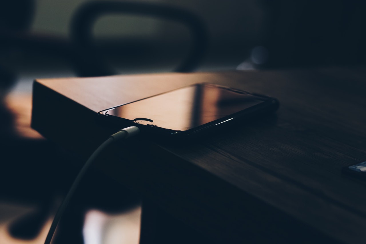 iPhoneで充電遅い時に試してみると良い対処方法とは?