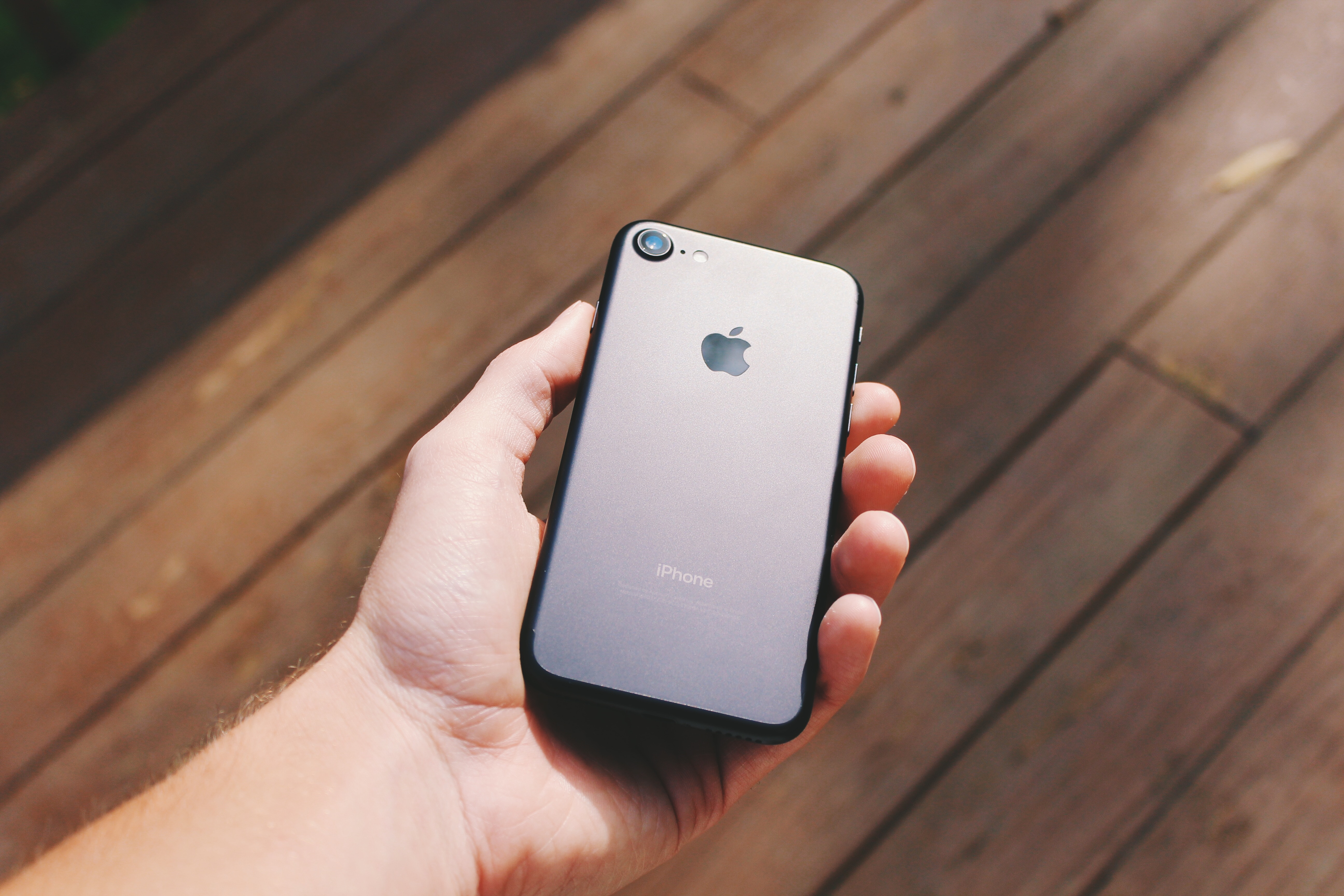 iPhoneから変な音が聞こえた!音の種類と対応方法とは?