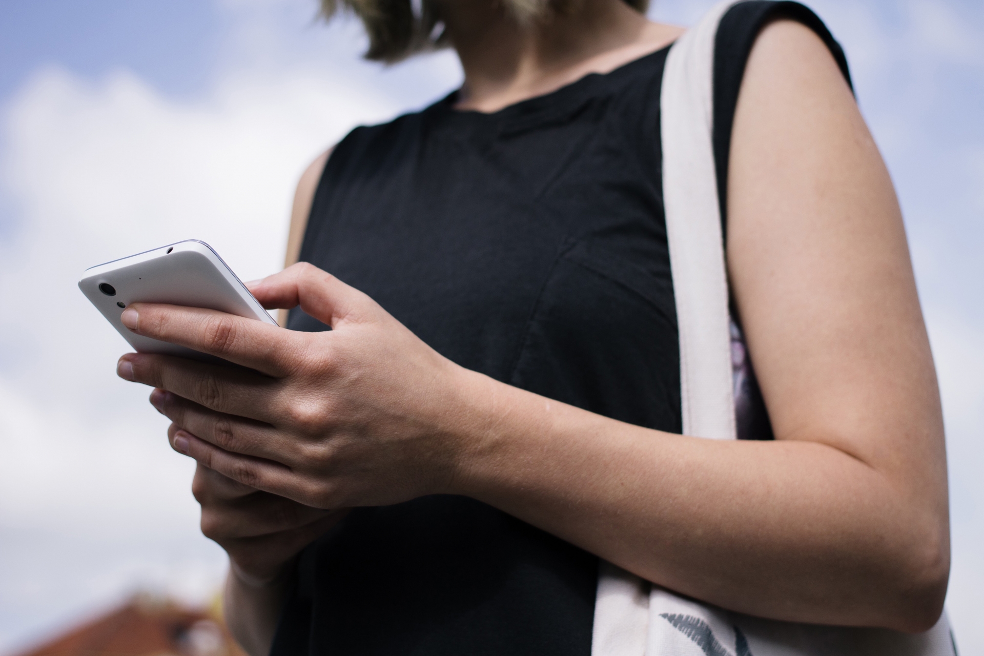 スマホがマイク故障?音が出ないと思ったら試す方法とは