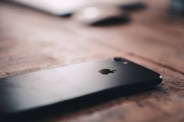 Iphonexrが画面割れ 修理できる場所と料金は リペアマン Repairman